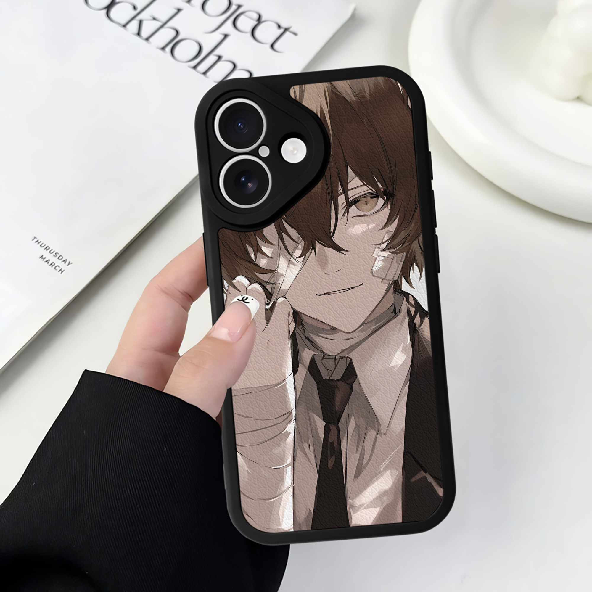 （画像用） 文豪ストレイドッグス Bungo Stray Dogs 【iPhone 16シリーズ対応】シリコンスマホケース（レザー調） 材質：シリコン